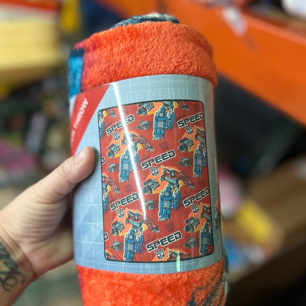 Speedo Red Graphic blanket